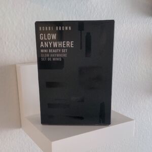 New! Bobbi Brown Glow Anywhere Mini Beauty Set